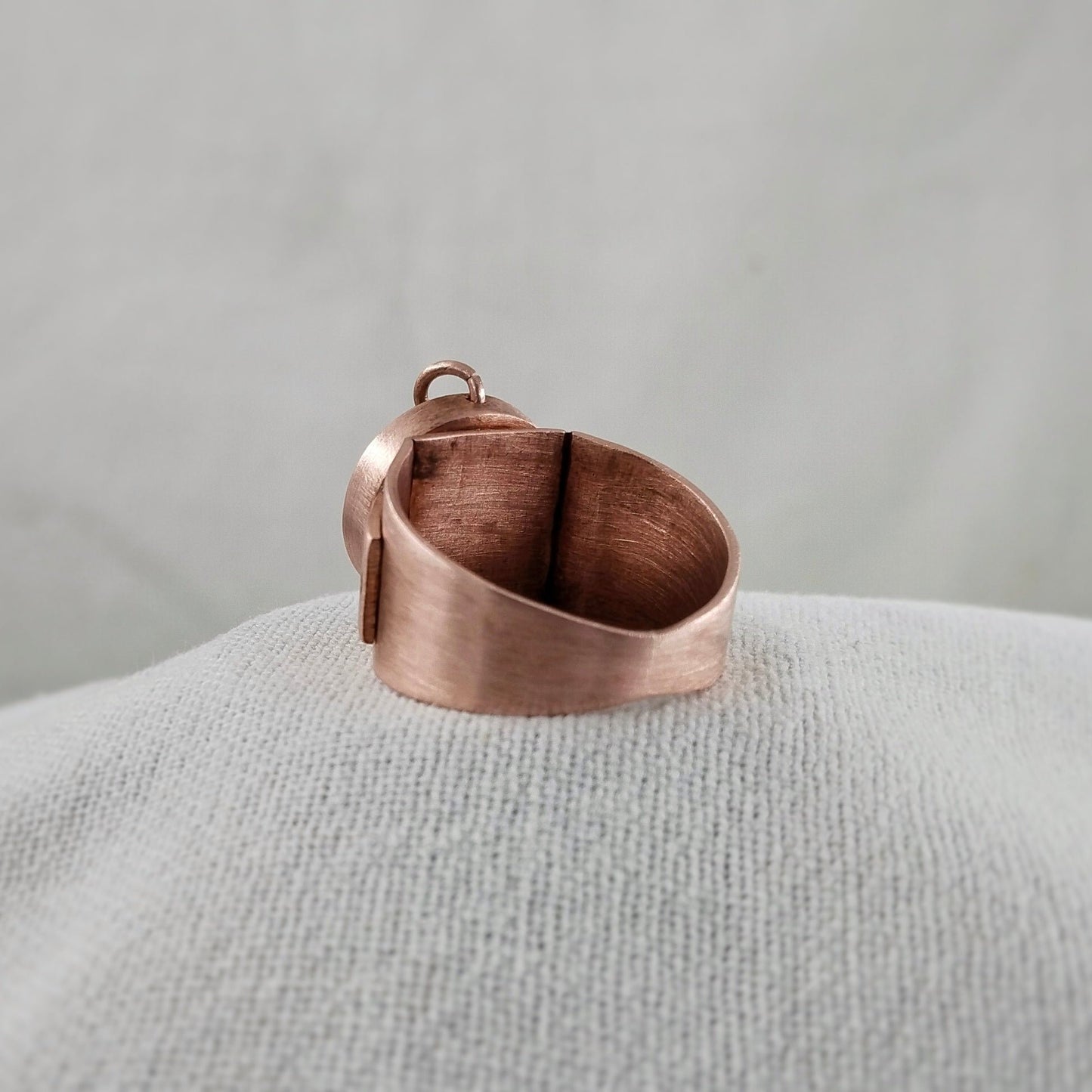 Empty Shine Ring
