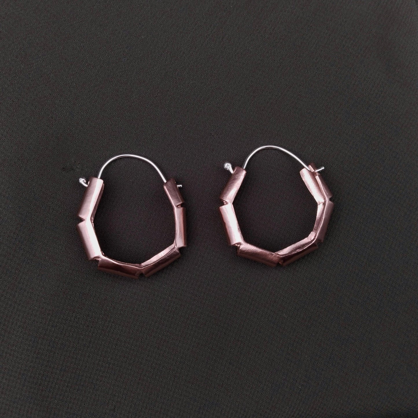 Nilos Hoops