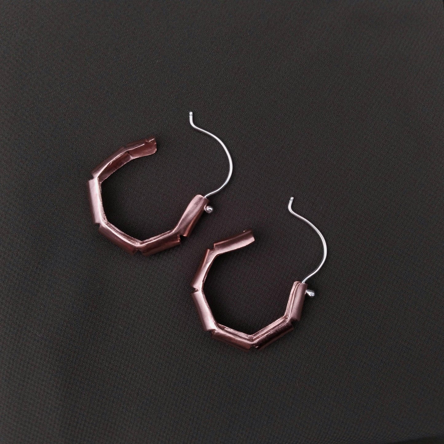 Nilos Hoops