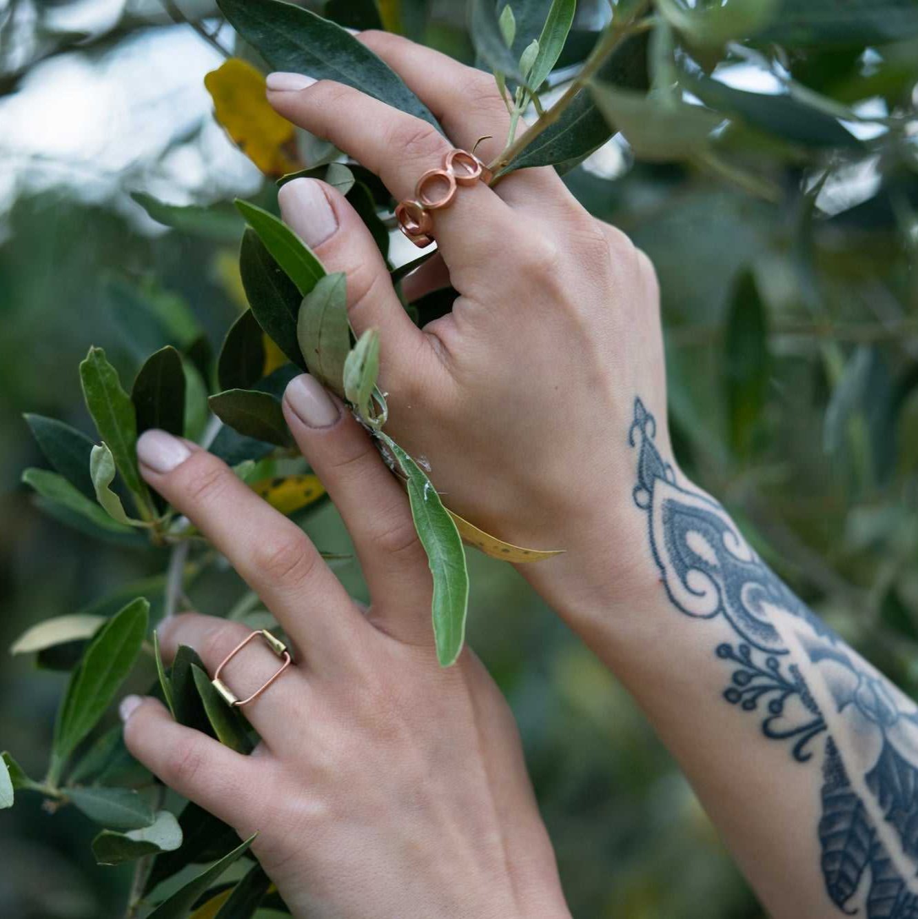 Seven roulettes ring