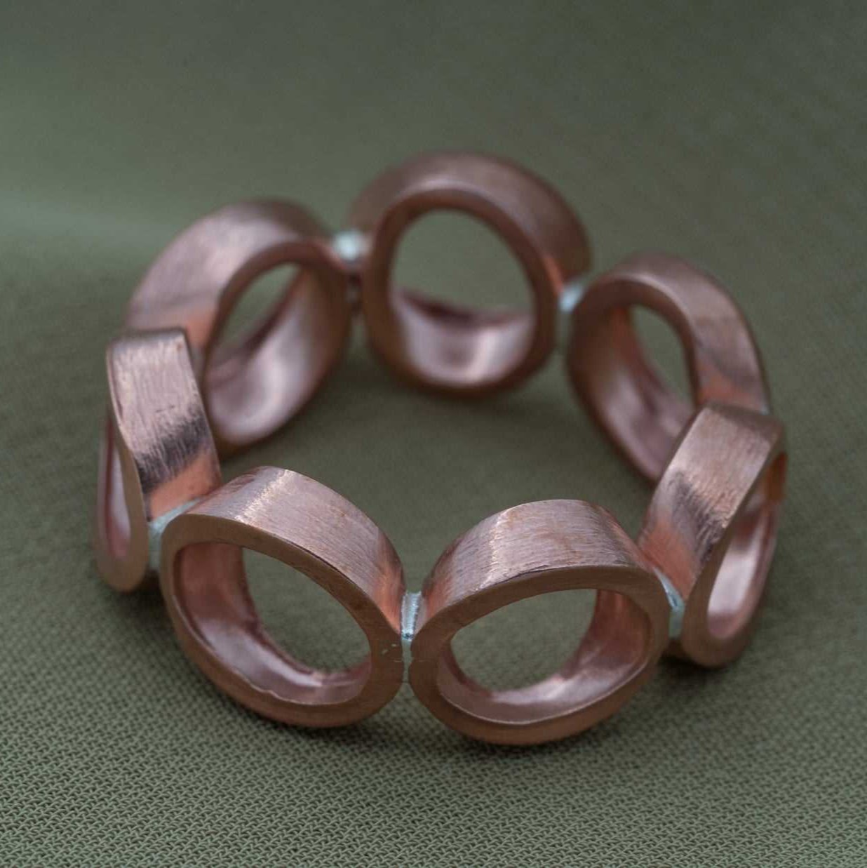 Seven roulettes ring