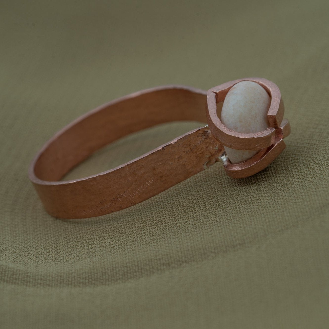 The Pebble ring